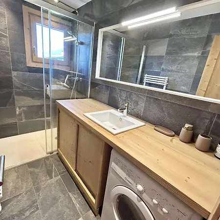 Apartment Megeve: 3 Pieces, 6 Couchages, Parking Inclus, Proche Pistes Et Village - Fr-1-597-181 *